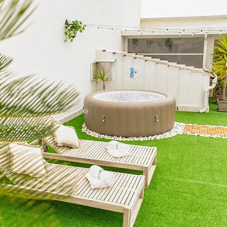 Apulialux Private 100mq Rooftop Oasis W Jacuzzi Bari